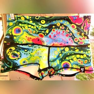 COPY - Electro threads Holo melt yoga shorts L
